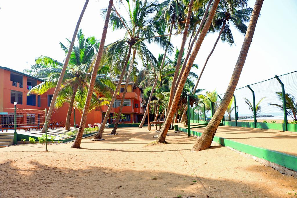 Roy Villa Beach Hotel Kalutara Esterno foto