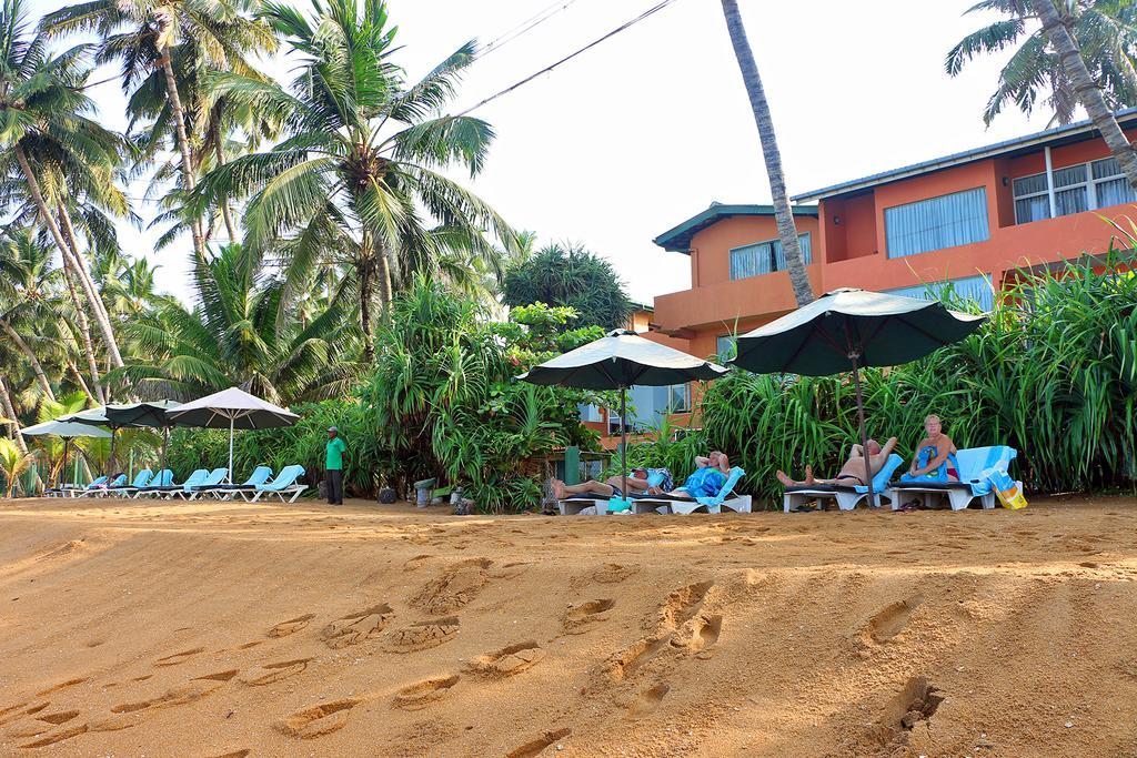 Roy Villa Beach Hotel Kalutara Esterno foto