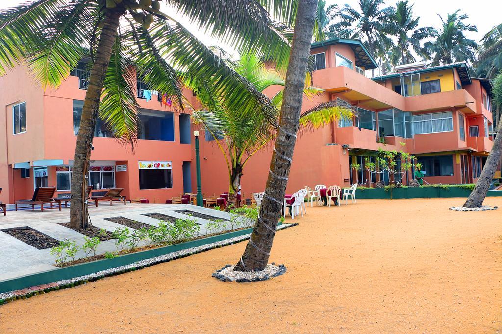 Roy Villa Beach Hotel Kalutara Esterno foto